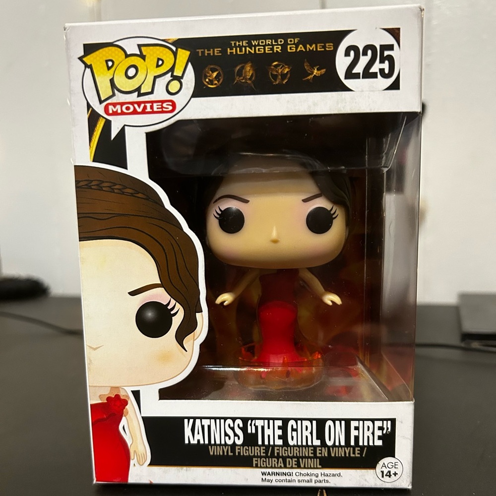 katniss girl on fire hunger games funko pop